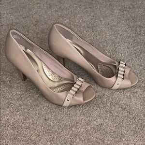 Tan heels